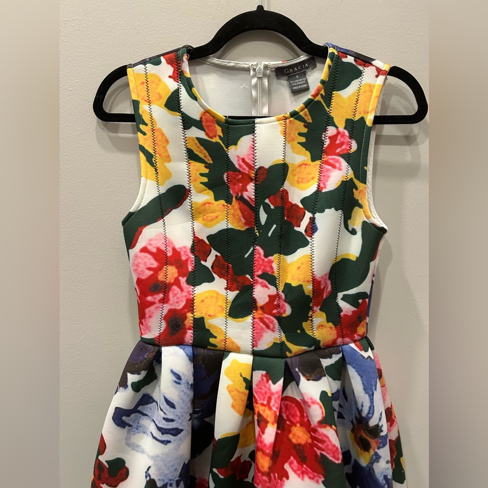 Gracia Fit & Flare Sleeveless Floral Scuba Dress - Picture 5 of 6